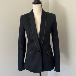 Guess Tuxedo Satin blazer Size 4